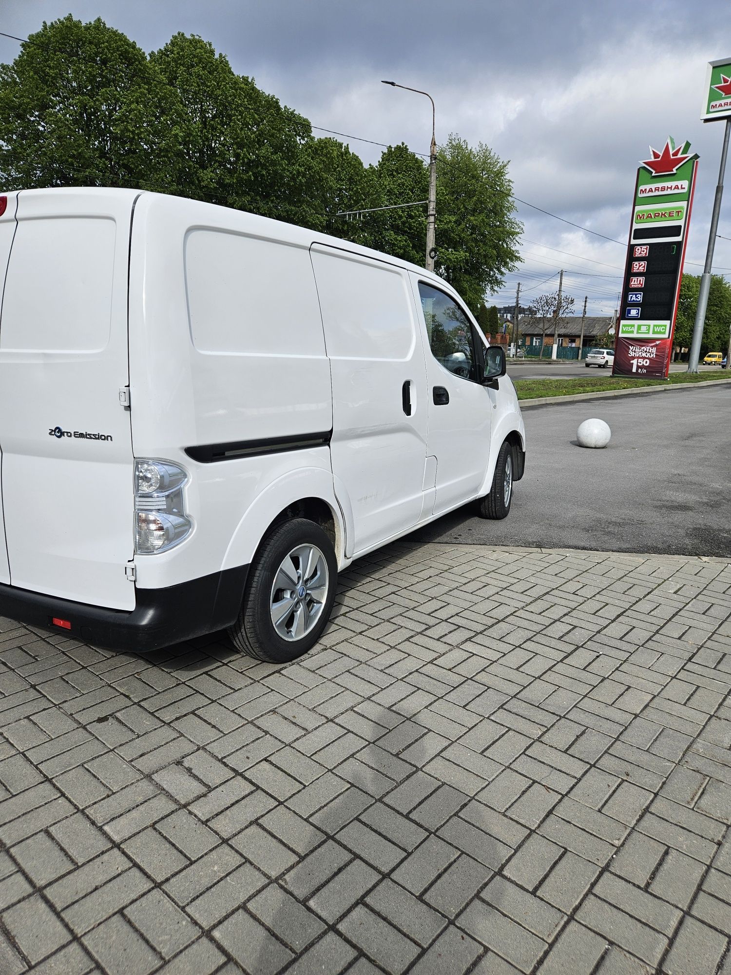 Продам Nissan e-NV200