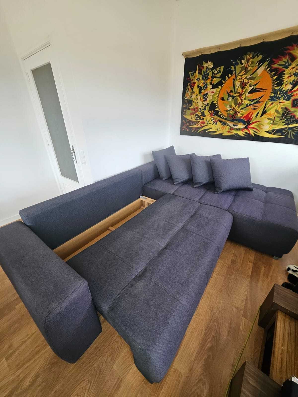 sofá cama com amofadas