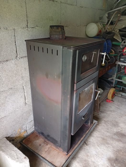 Salamandra a lenha com fornalha