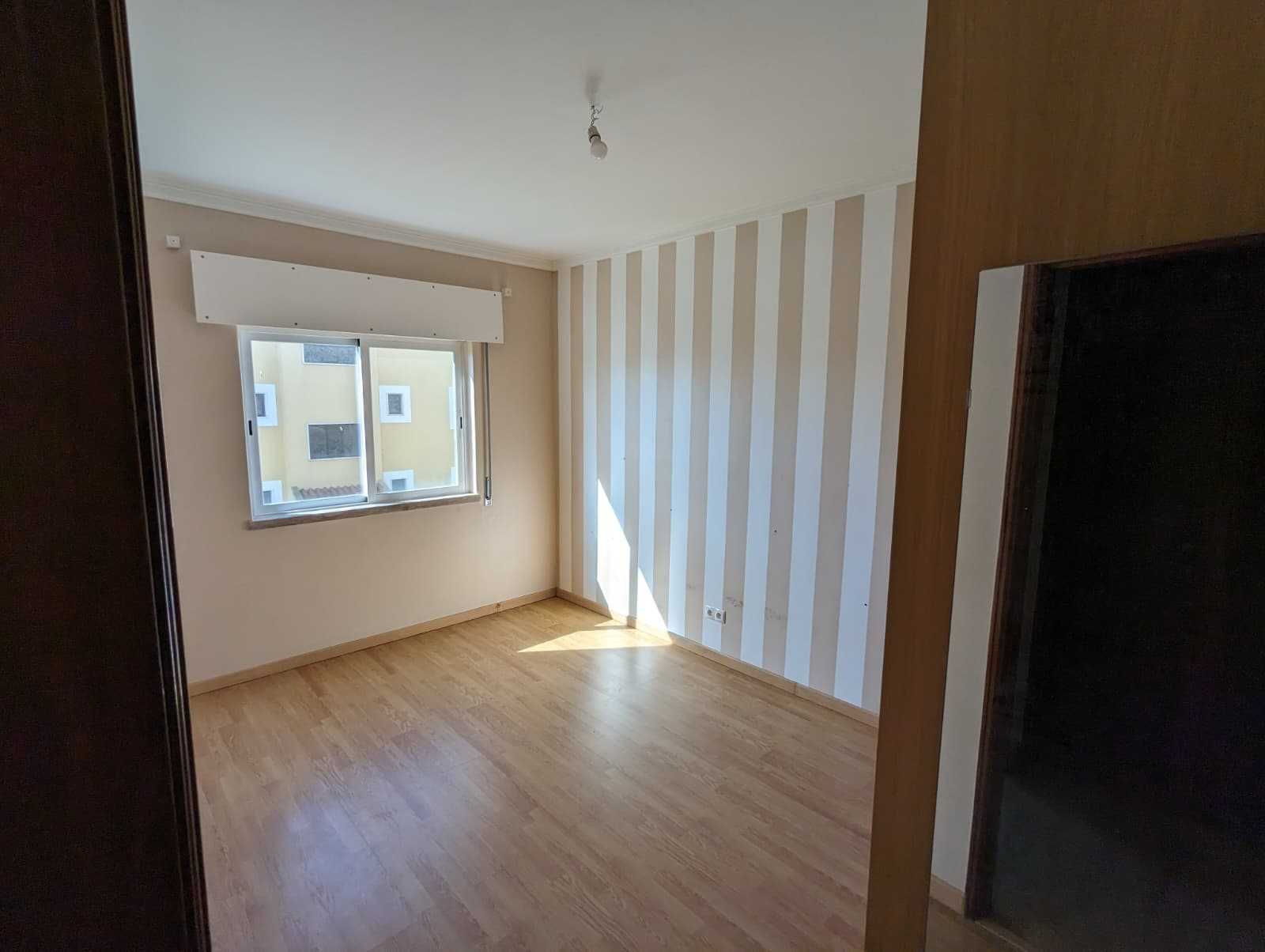 Arrenda-se Apartamento T2 Porto Salvo/Oeiras