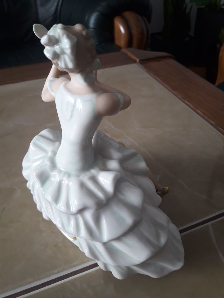 Figurka dama z lusterkiem Wallendorf