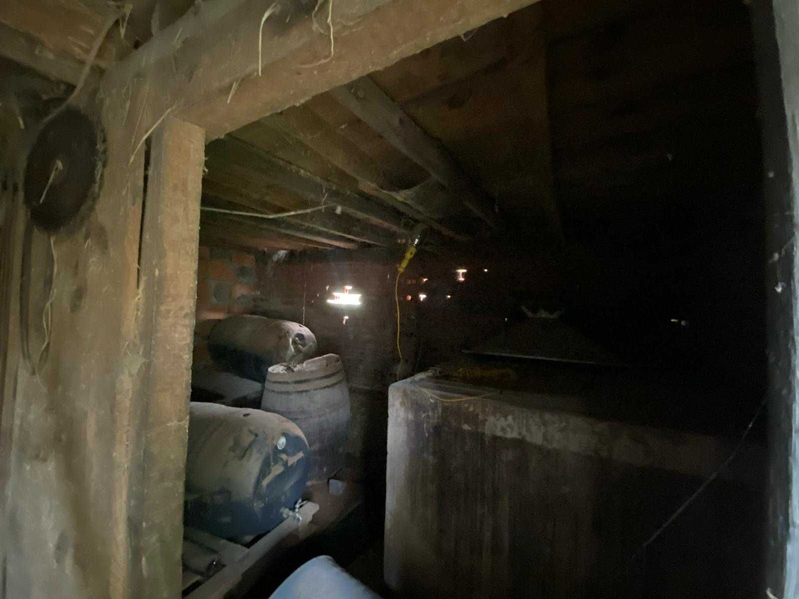 Casa de arrumos para reconstruir