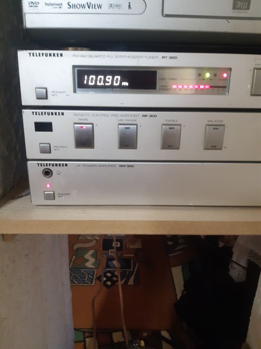 Продам стійку Telefunken.