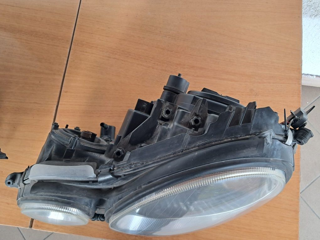 Lampa przednia lewa Mercedes E-klasa W211 xenon
