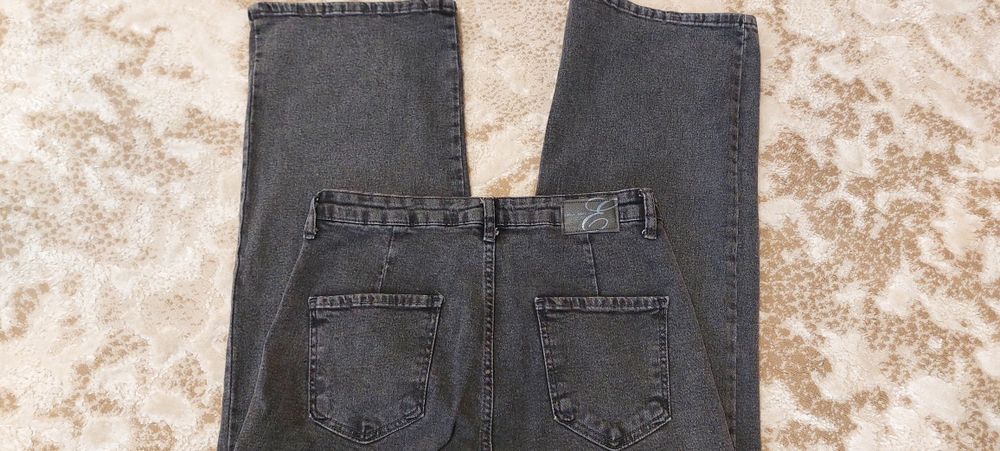 Жіночі джинси сіро чорні