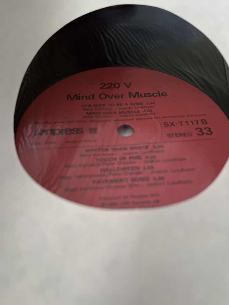 220 V Mind Over Musce Winyl