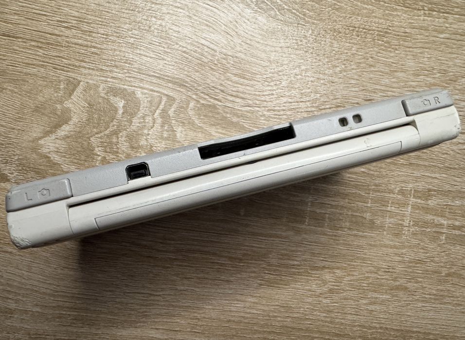 Портативная игровая приставка Nintendo DSi Xl White 4gb