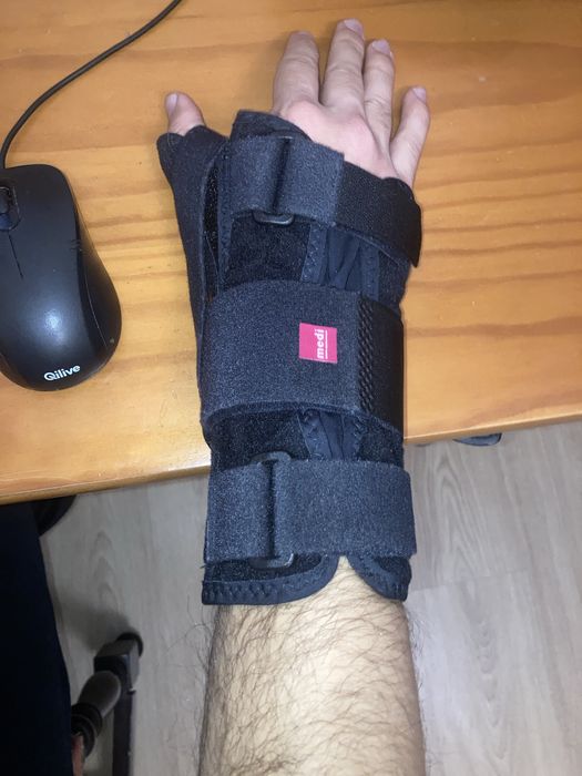 Tala imobilizadora para pulso-polegar