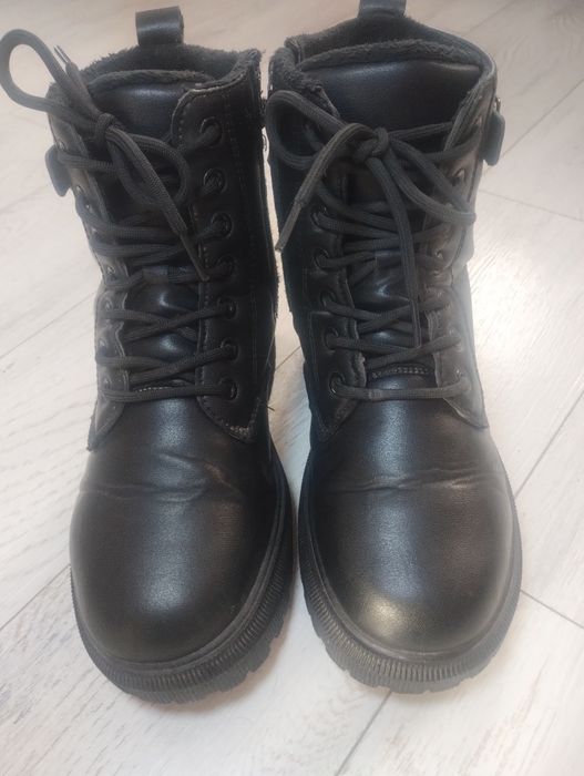 Взуття зимове 36 розмір.шкіра