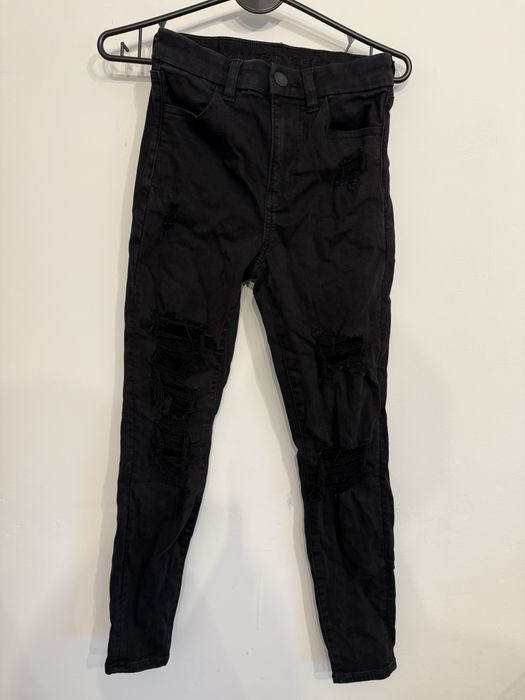 Jesnsy damskie z dziurami