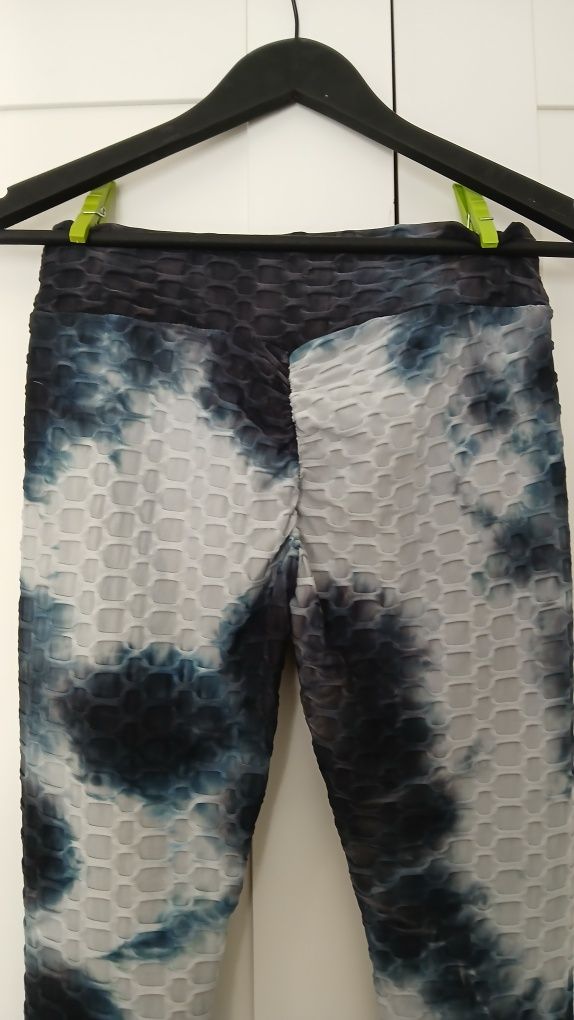 Calça ginástica preta e cinza