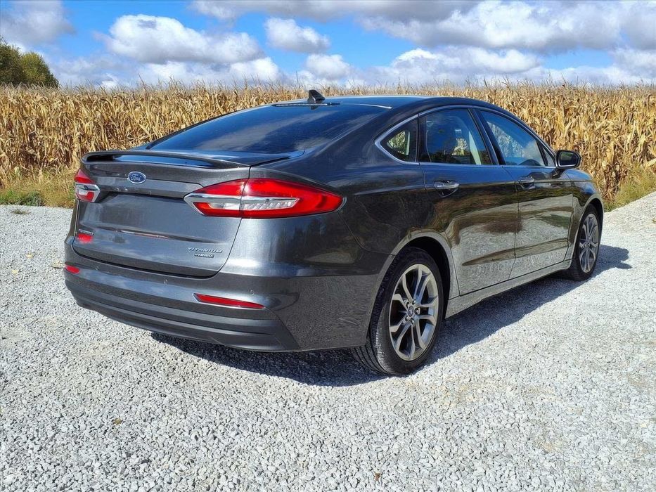 Ford Fusion Hybrid Titanium      2020