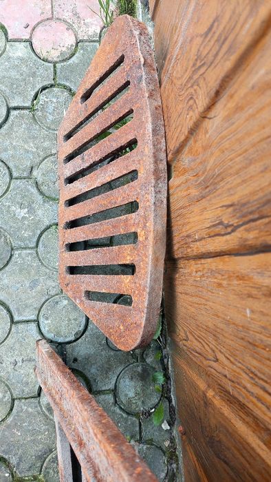 Для каміна чавунний фасад, для золи решітка