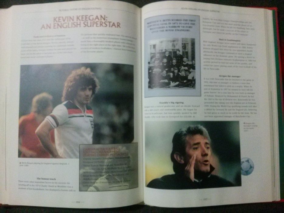 Книга Pictorial History of English Football (привезена iз закордону)
