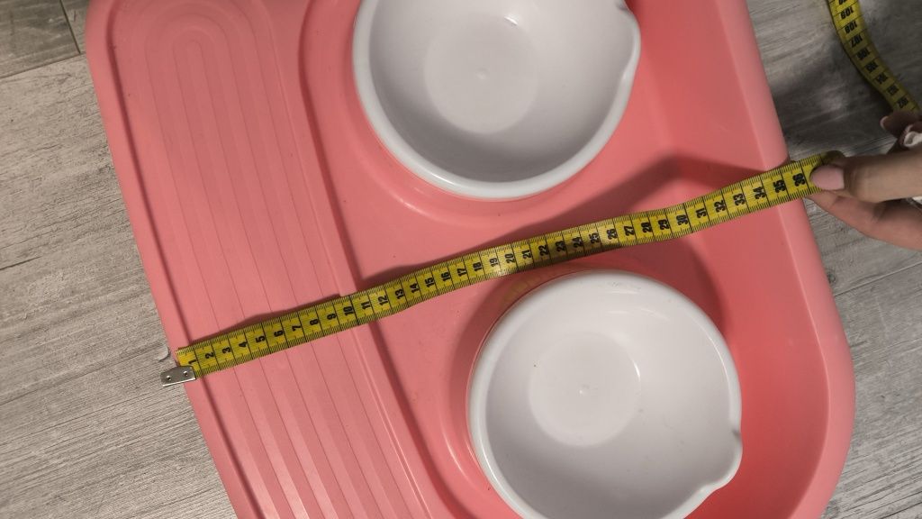 Zestaw misek dla psa kota różowa podkładka dwie plastikowe miski