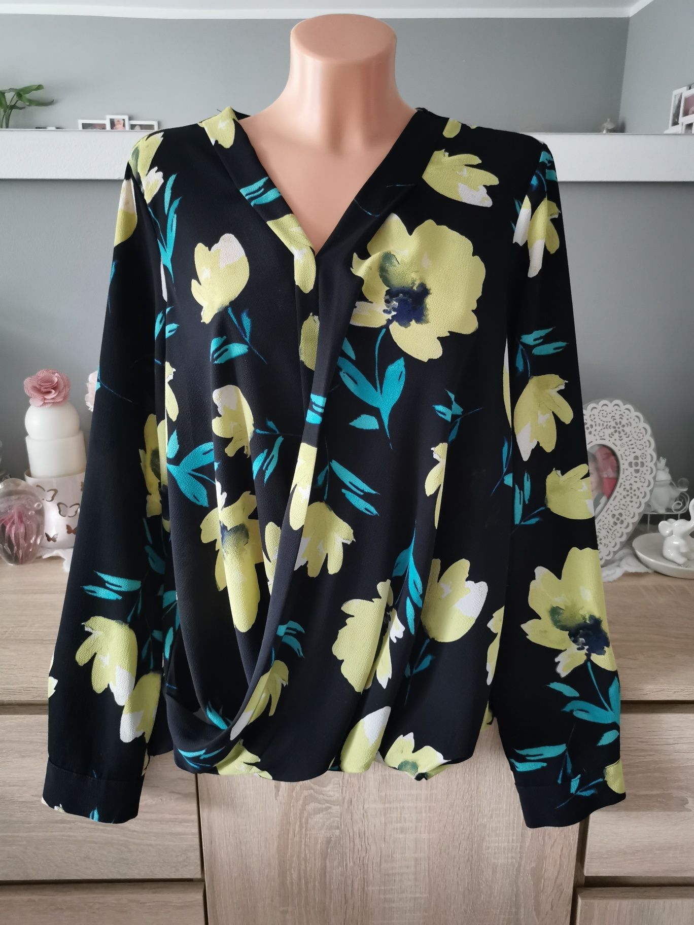 Czarna Bluzka w Żółte Kwiaty 3XL
