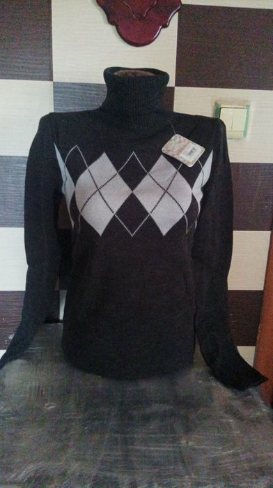 Свитера по 100 гривен, размеры 42-44-46-48