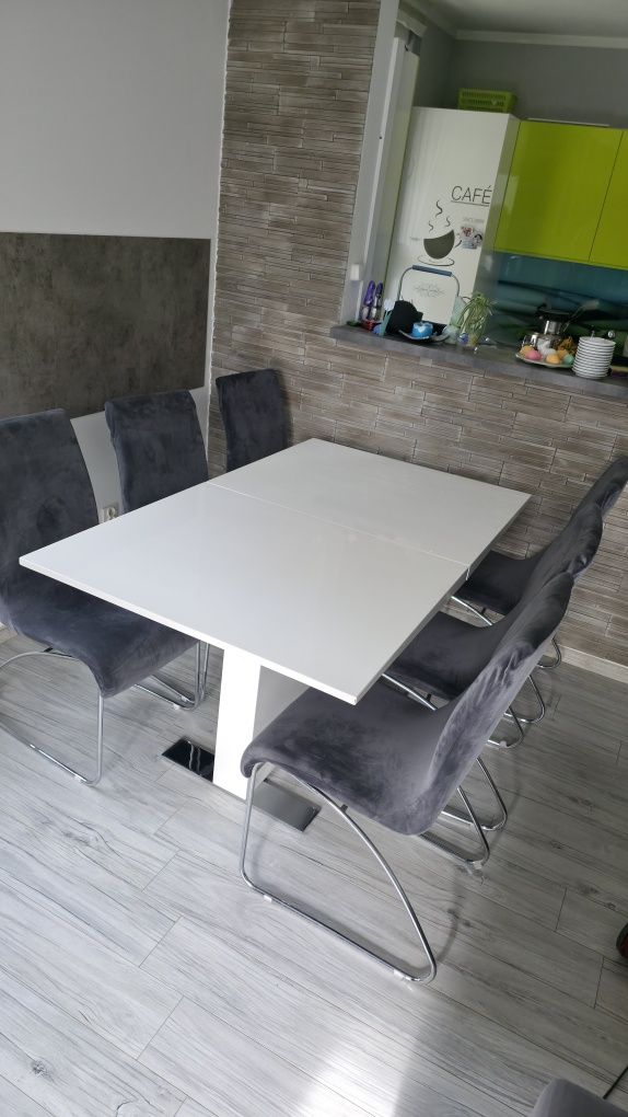 Stół ława duży rozkładamy 150x90 wys 76 .. lakierowany połysk. Krzesła