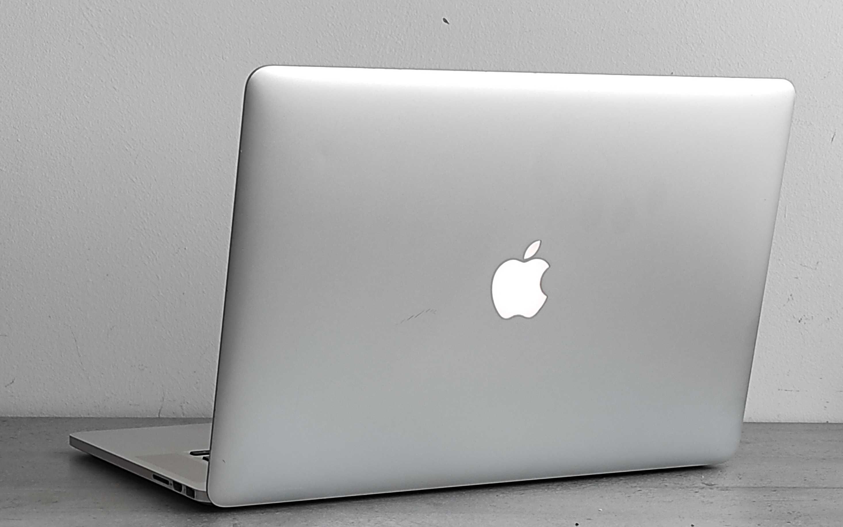 MacBook Pro (Retina, 15-inch, Mid 2015) 16/256ГБ, M370X. Ноутбук Apple