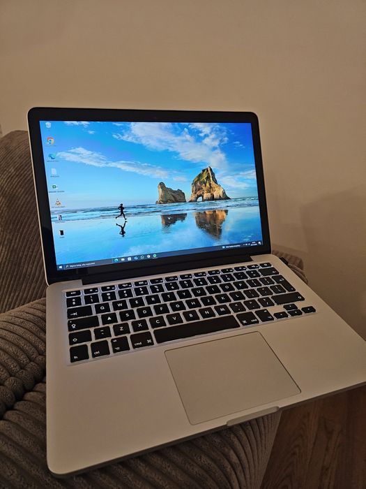 Laptop macbook pro A1502 na windows 10 pro