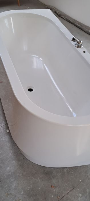 Wanna design 180x80 monolityczna obudowa