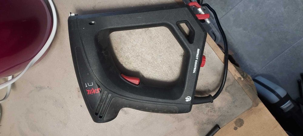 Zszywacz elektryczny 8200 SKIL