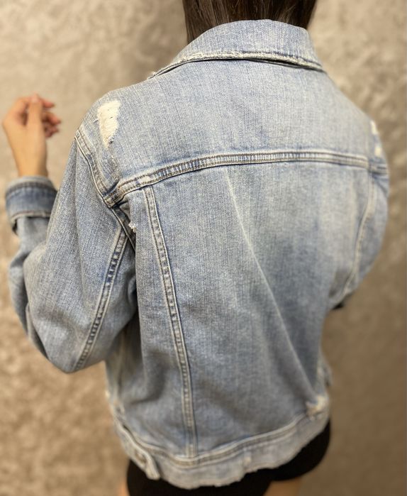 Жіночий джинсовий піджак