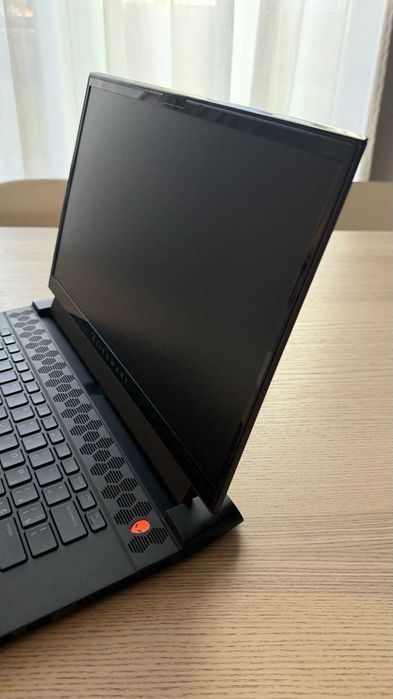 Alienware M15 R3 i7-10750H/RTX 2070 Super 8GB/16GB RAM/1TB SSD/300Hz