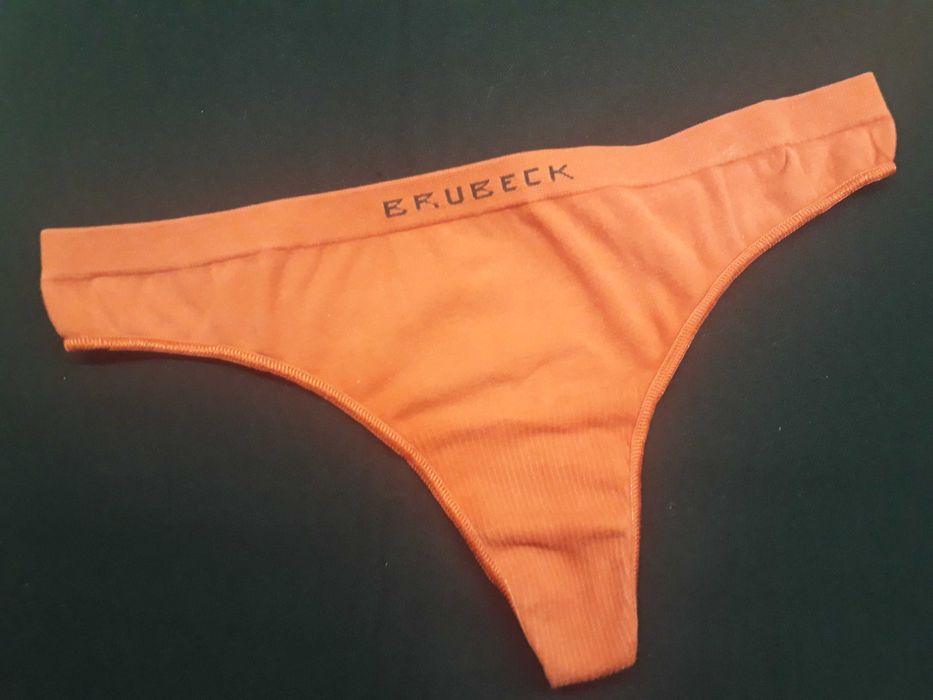 Damskie, czerwone stringi Brubeck, bezszwowe.