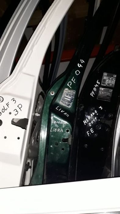 LANCIA LYBRA PORTA FRENTE ESQ