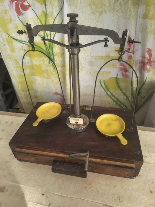 Zabytkowa waga aptekarska - kompletna rok 1966