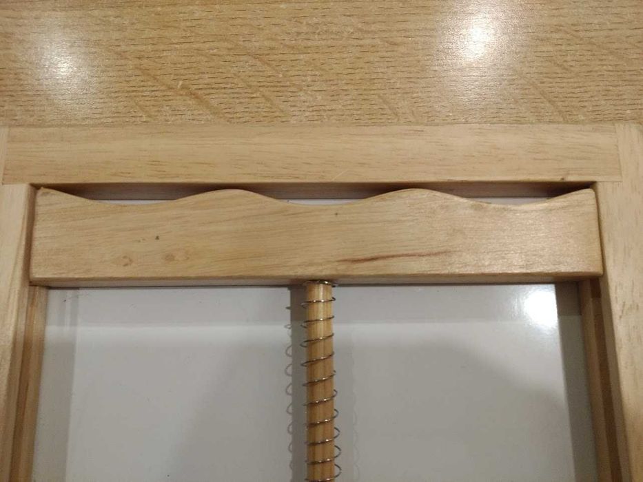 Tacka w ramie drewnianej z stabilizatorem