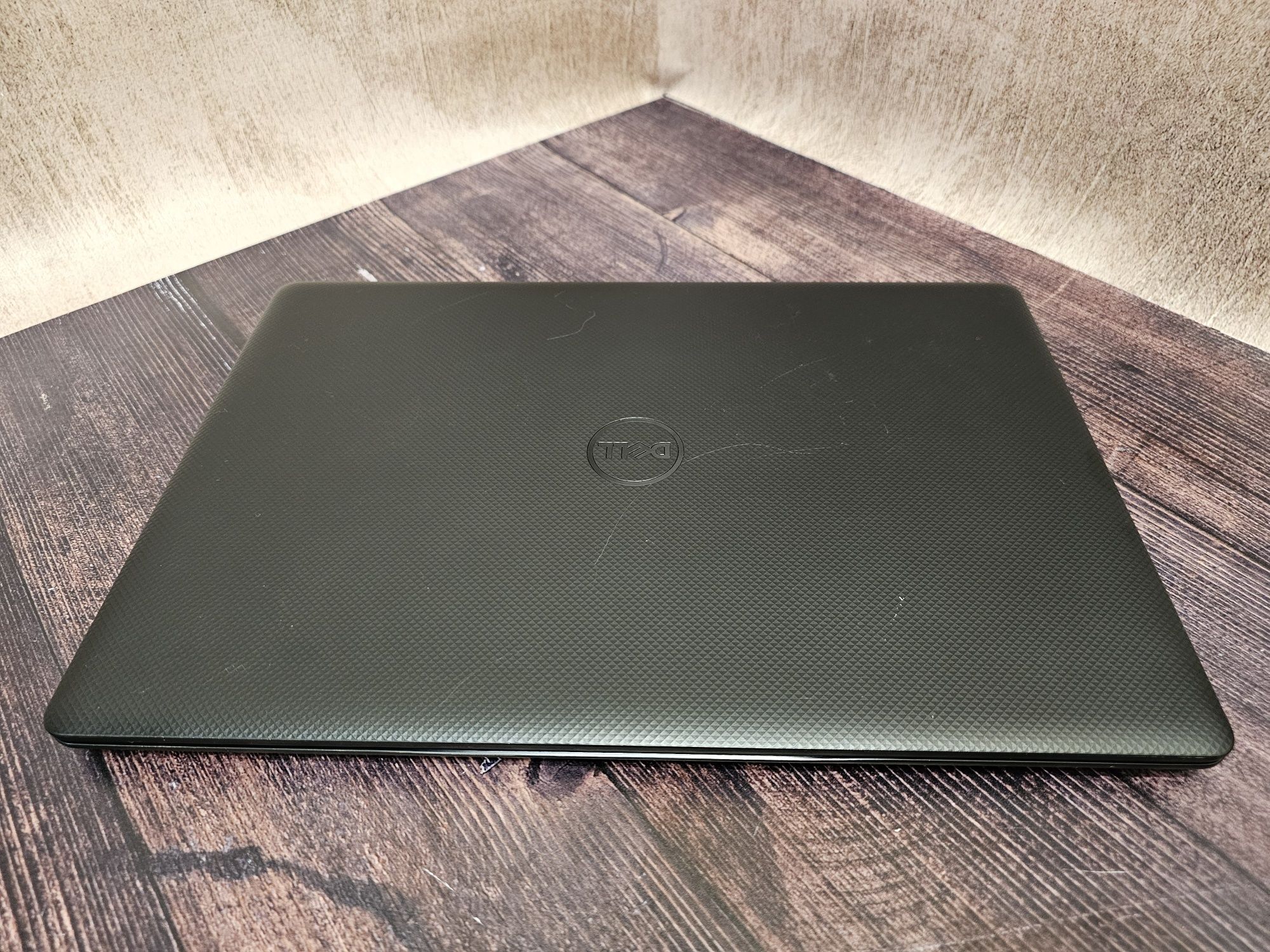 Dell Vostro 3583 (Core i5-8265U/8Gb/UHD Graphics 620/SSD 500Gb/FullHD)