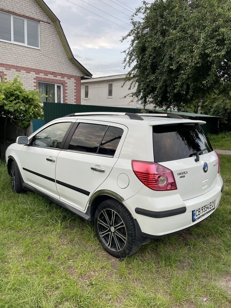 Geely mk cross.