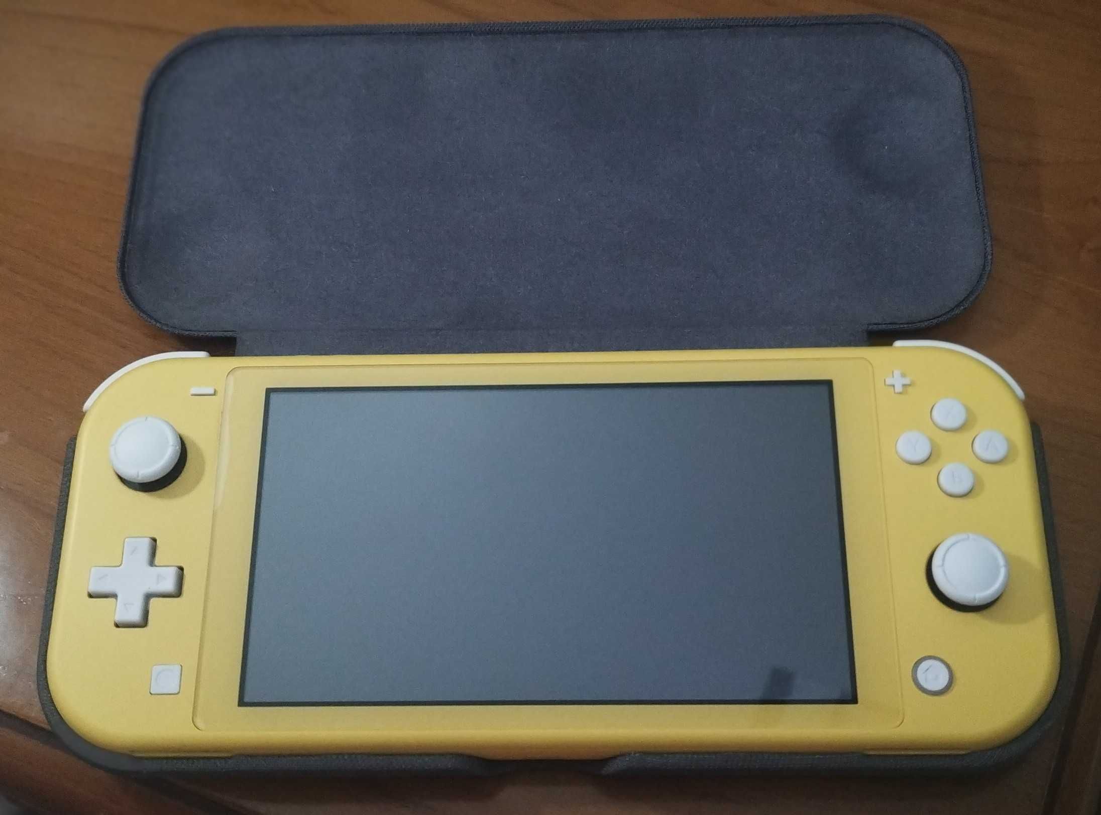 Nintendo Switch Lite  com película + capa