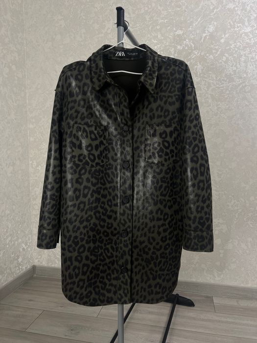 Плащ Zara леопард