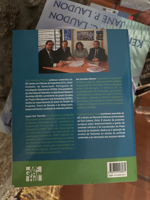 Livro Investigação Operacional de Luís Valadares Tavares, F. Nunes Correia, Isabel Hall Themido e Rui Oliveira