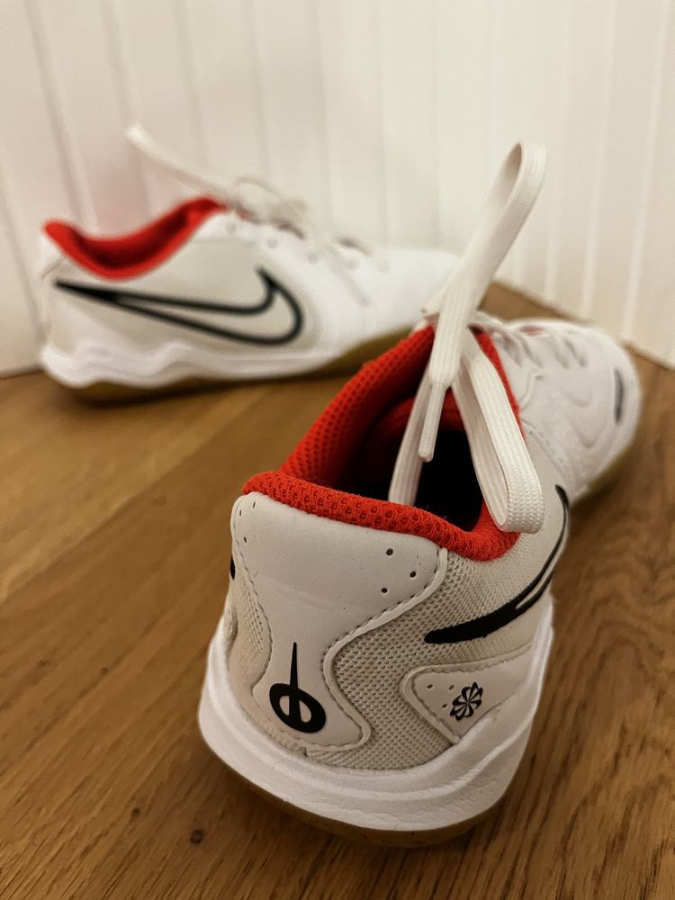 Buty halowe (halówki) NIKE jr legend 10 Academy IC