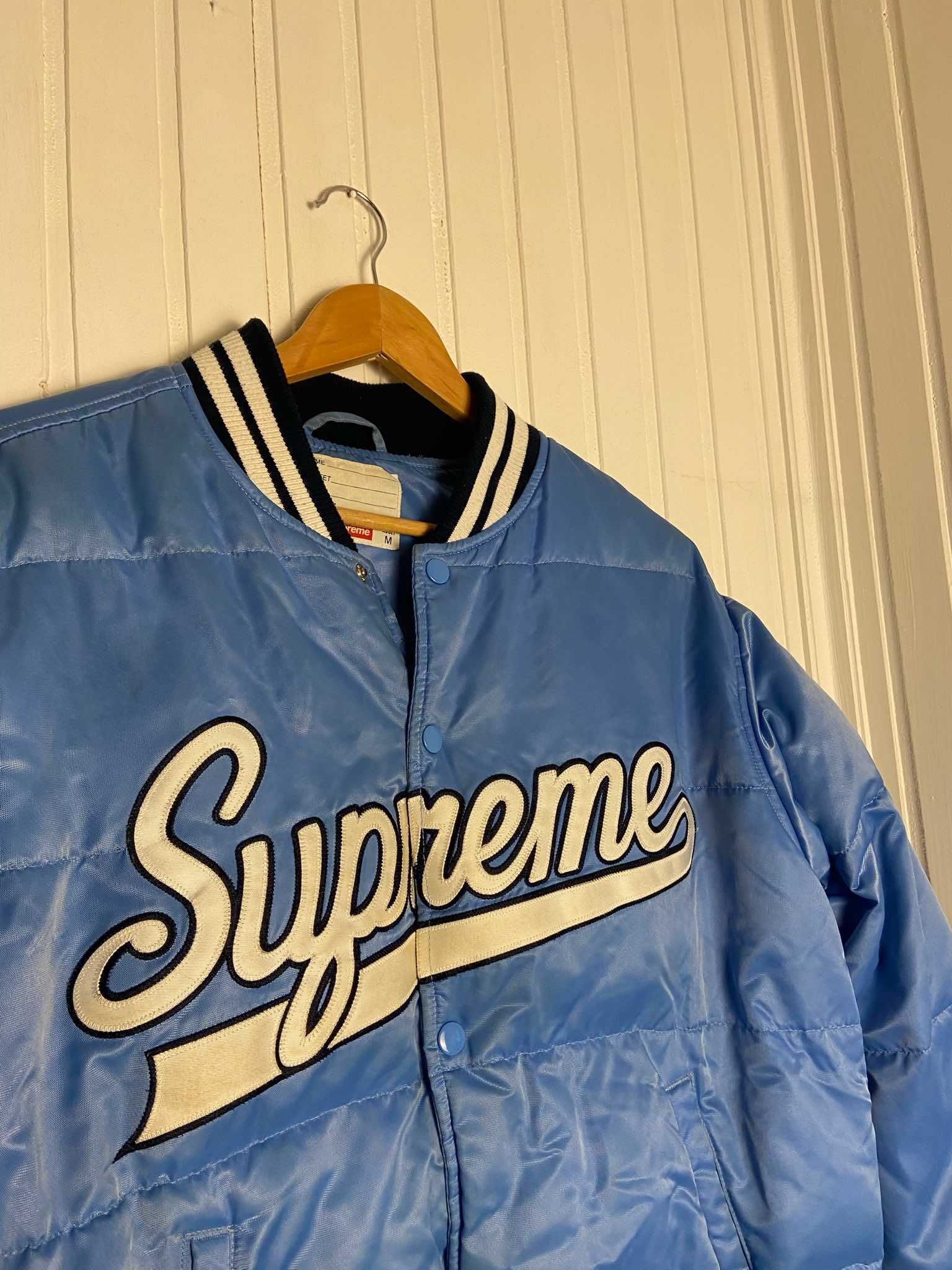 Kurtka Supreme Script Varsity Puffy rzadka 2016 rok size M używana