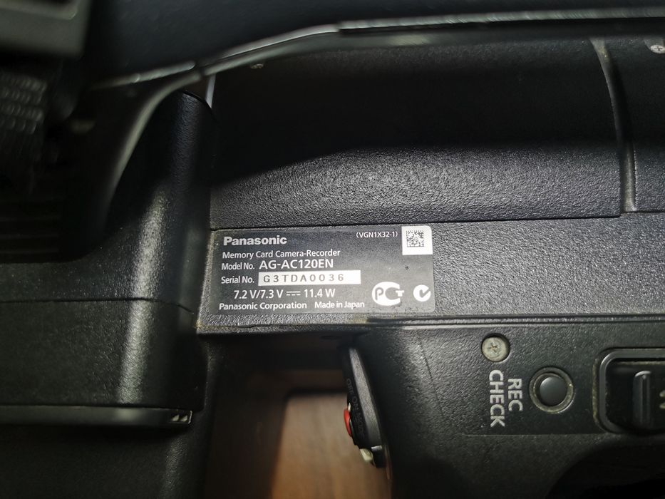Panasonic AG-AC120EN FULLHD 3 матриці відеокамера професійна