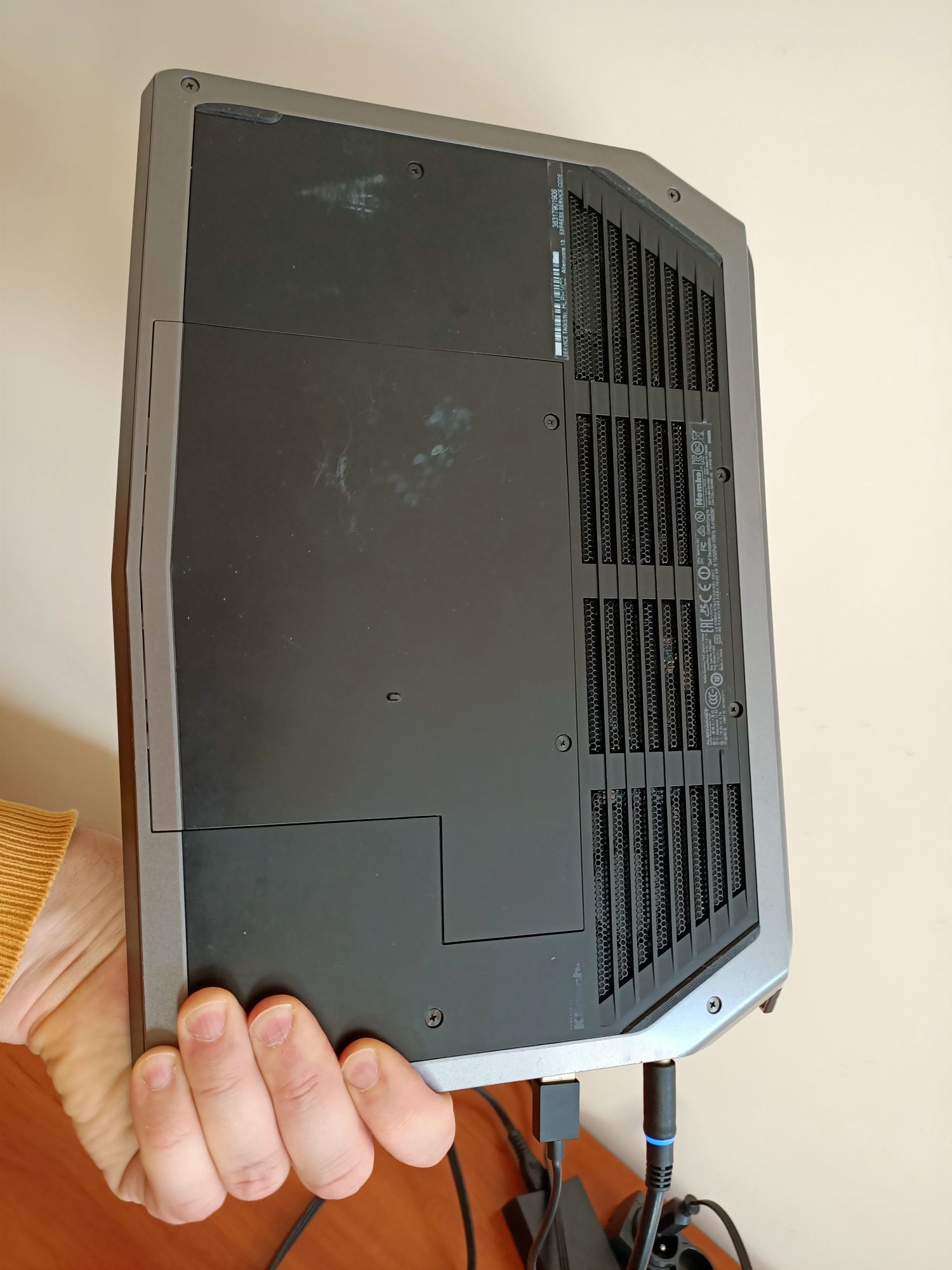 Laptop Dell Alienware 13R2 OLED windows 11
