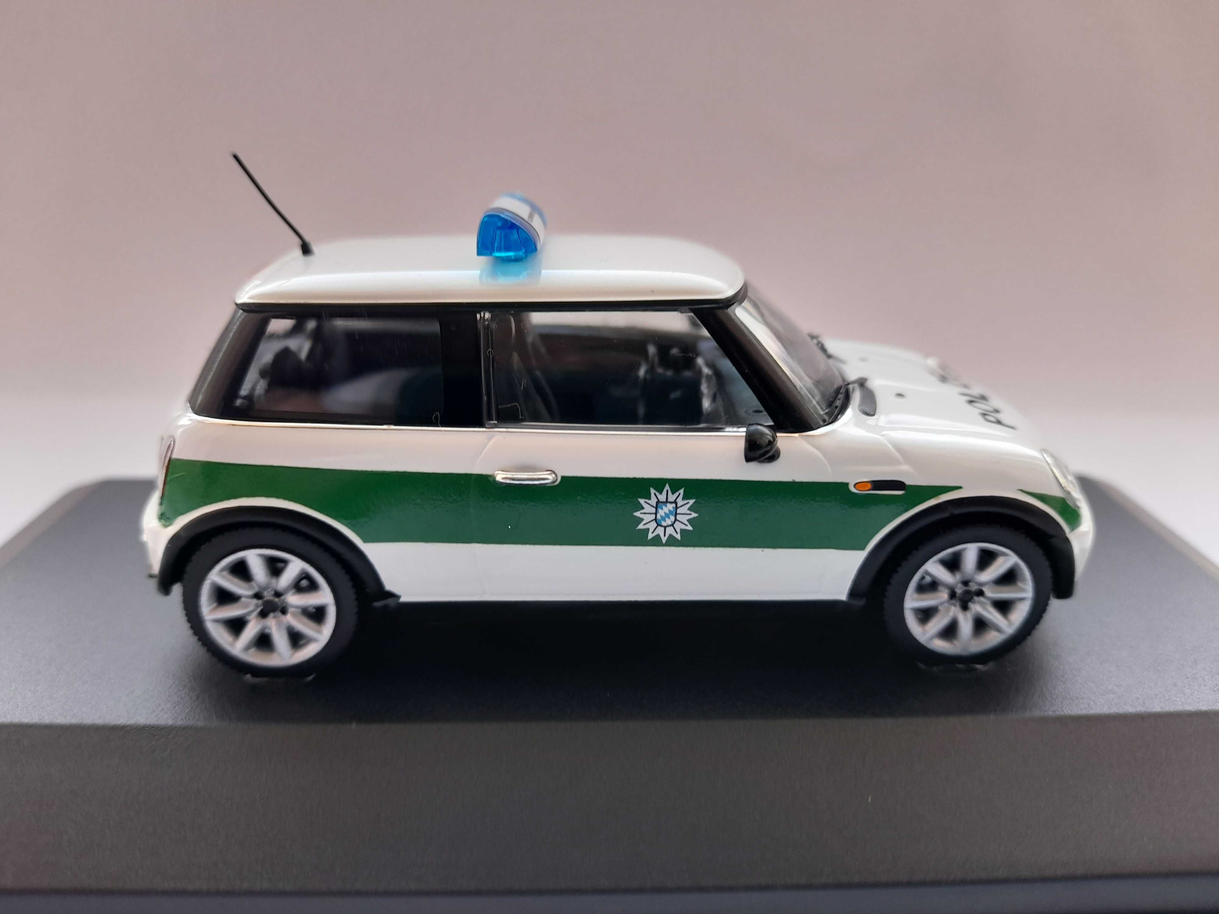 Коллекционная модель IXO Mini Cooper Polizei (German Police) 2002 1/43