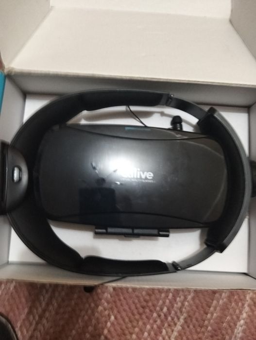 Fones de realidade virtual pouco usado