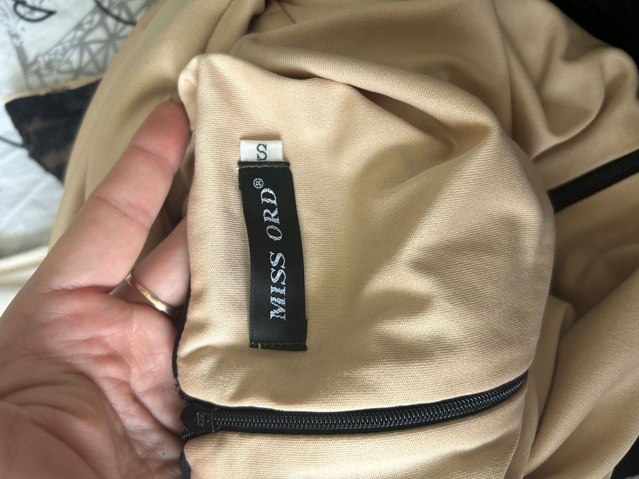 Сукня вечірня з паєтками