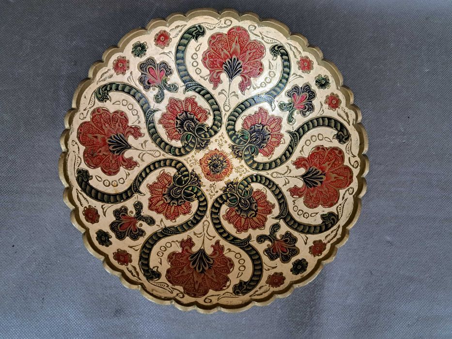 Patera mosiężna w kwiaty