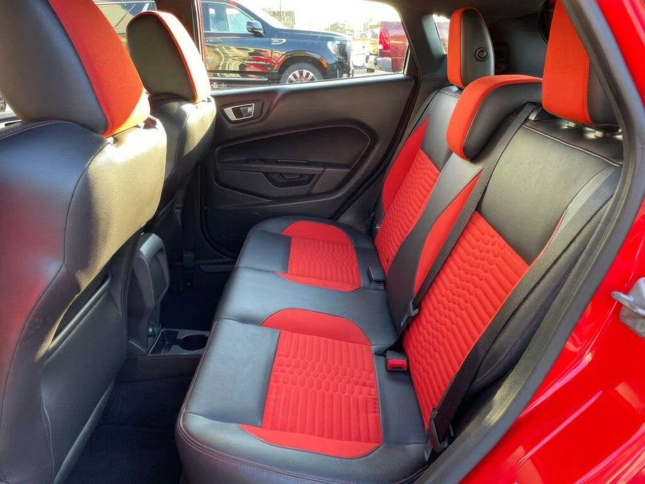 Ford Fiesta ST      2014