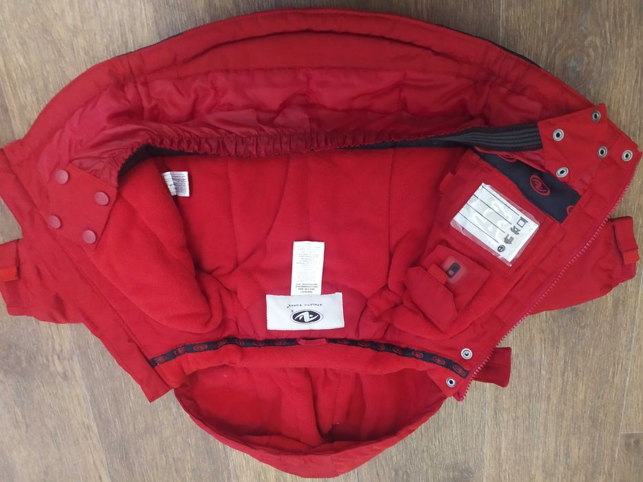 Продам зимний комплект куртка и полукомбинезон Snowtech