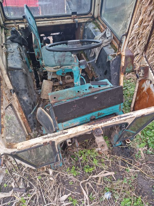 Кабіна до трактора  юмз