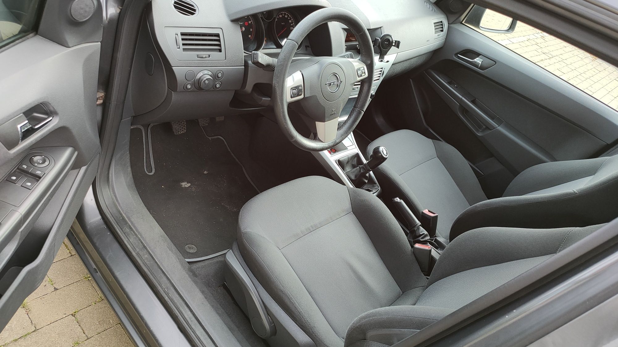 Opel Astra H 1,6 2012