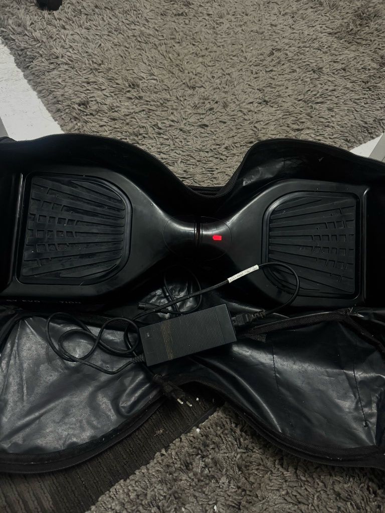 Hoverboard preto com leds azuis